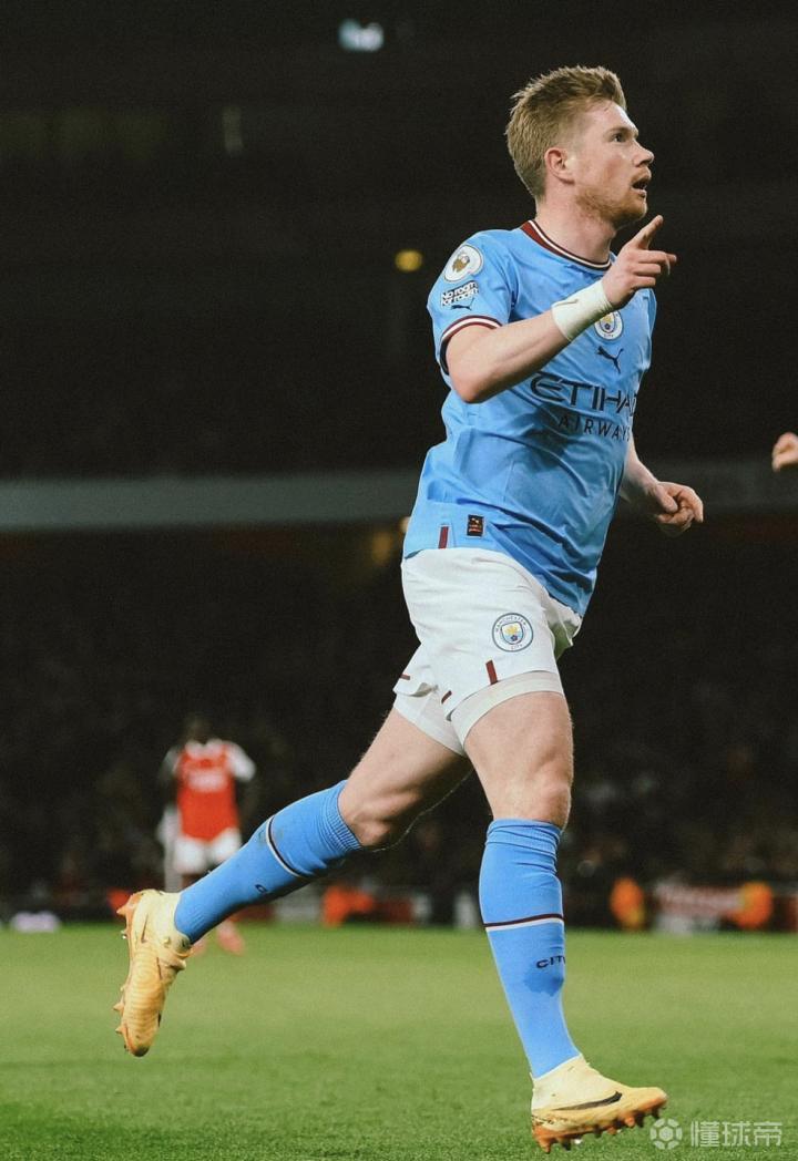 拜仁莱万梅开二度战胜门兴